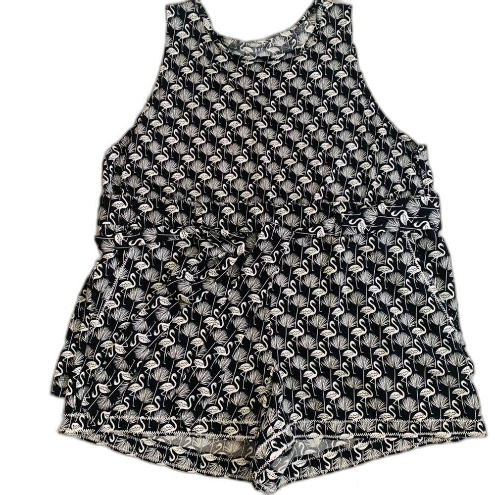 LOFT Monochrome Flamingo Pattern Top and shorts set size xl